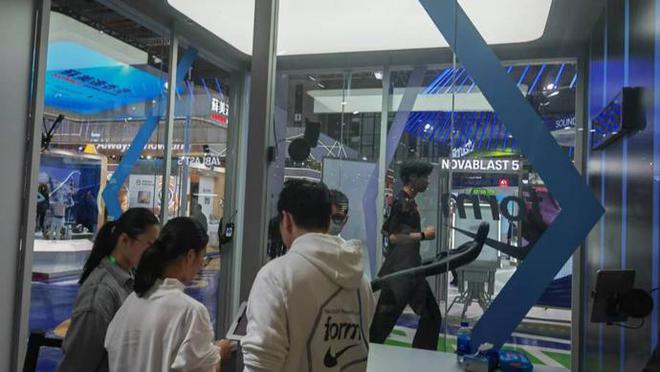 费产业新趋势不卷价格卷科技千亿网站进博会揭示体育消(图2)