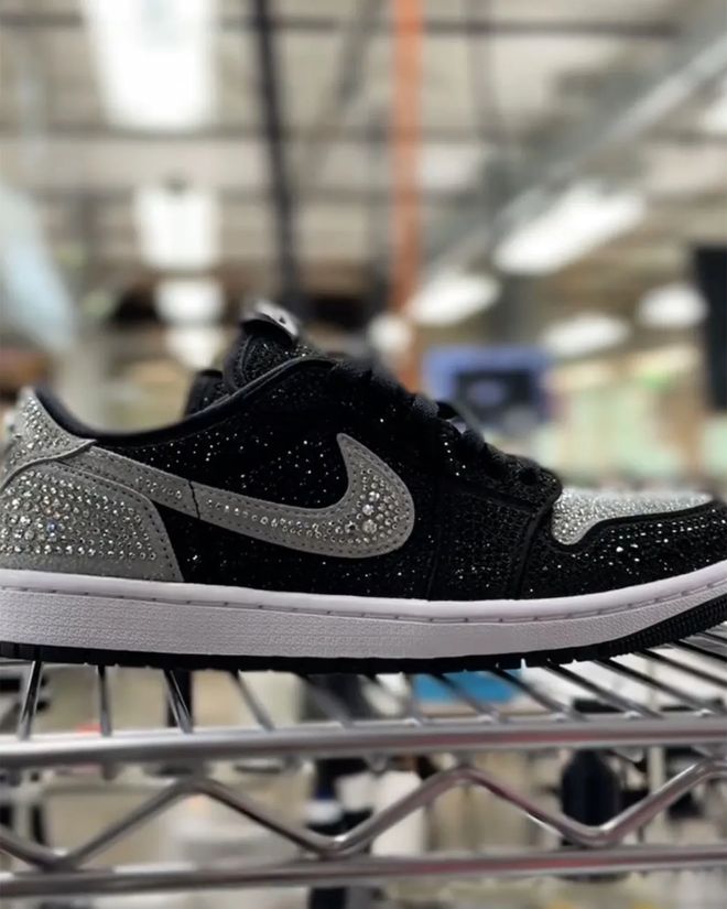 了Awake NY x Jordan 新配色曝光！确认市售！施华洛世奇 x AJ1 官宣了  日期定(图2)