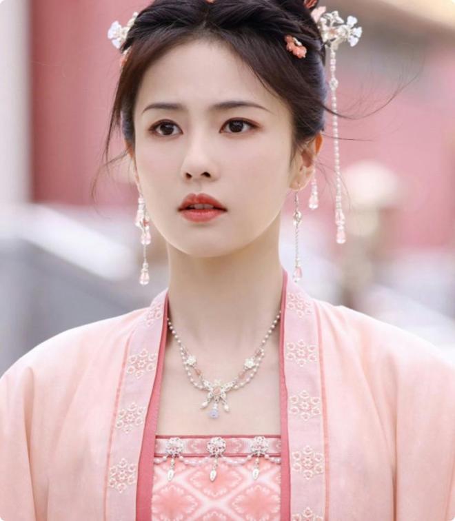 檀健次演贾宝玉刘亦菲演薛宝钗郑晓龙《红楼梦》网友推荐选角(图10)